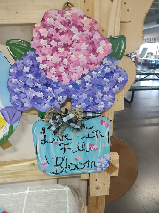 Hydrangeas in a Vase Spring/Summer Door Hanger